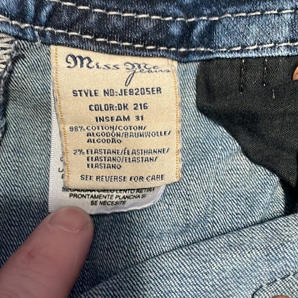 Miss me jeans, good condition size 28 with a 31 inseam - Picture 7 of 7